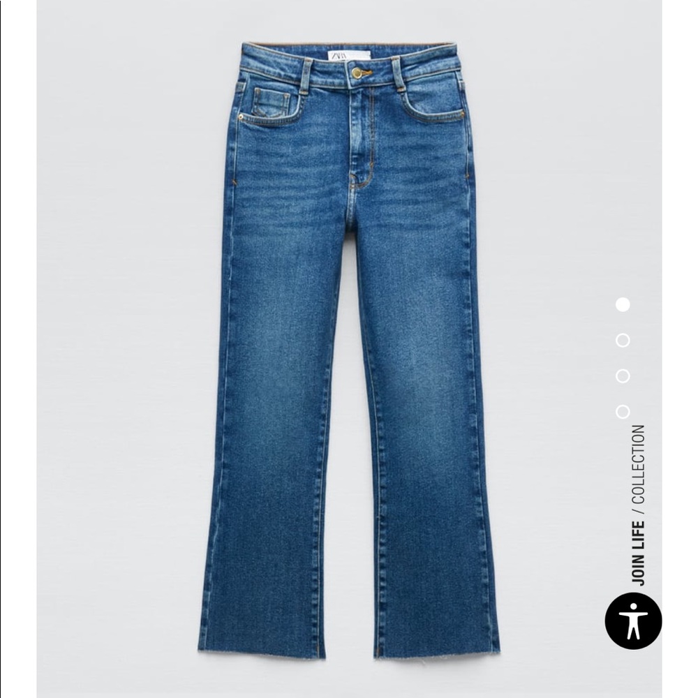 Zara “The Bootcut” cutoff blue jeans Sz 8